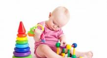 Развитие ребенка в 6.5 месяцев мальчик. Шестимесячный ребенок: особенности развития, игры и упражнения. У малыша в полгода режутся зубки